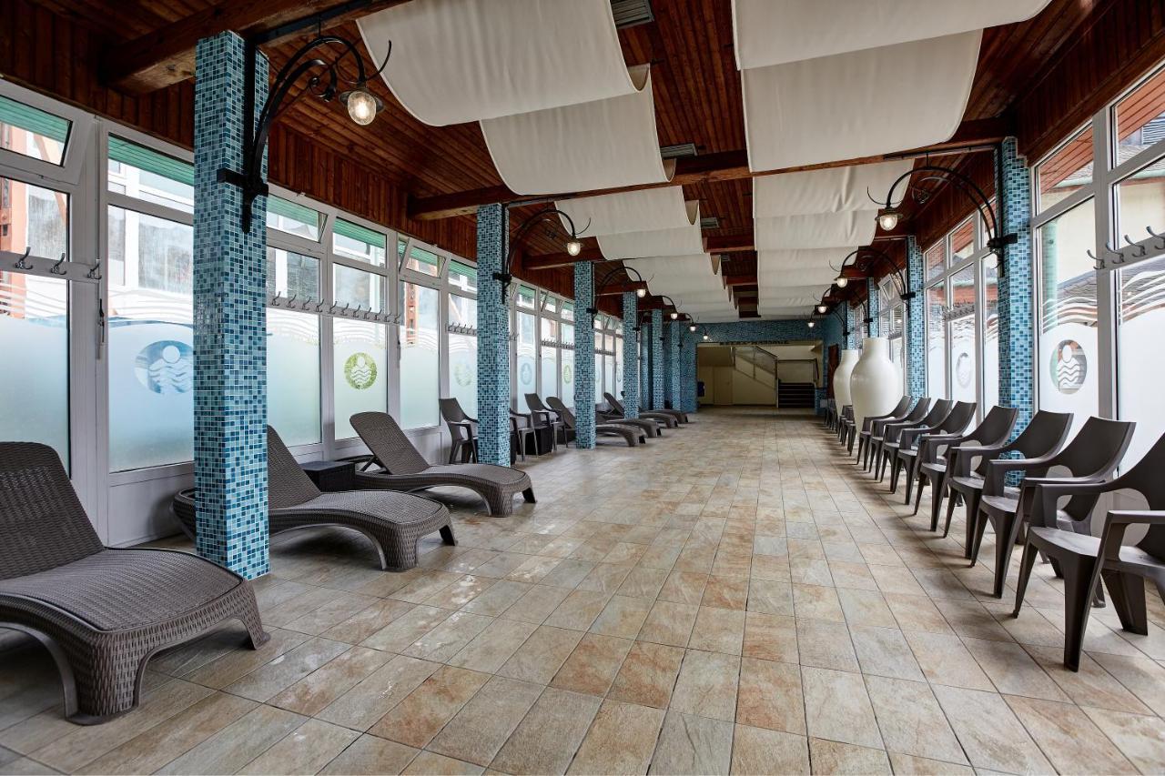 Aqua Hotel Termal Мошонмадьяровар Экстерьер фото