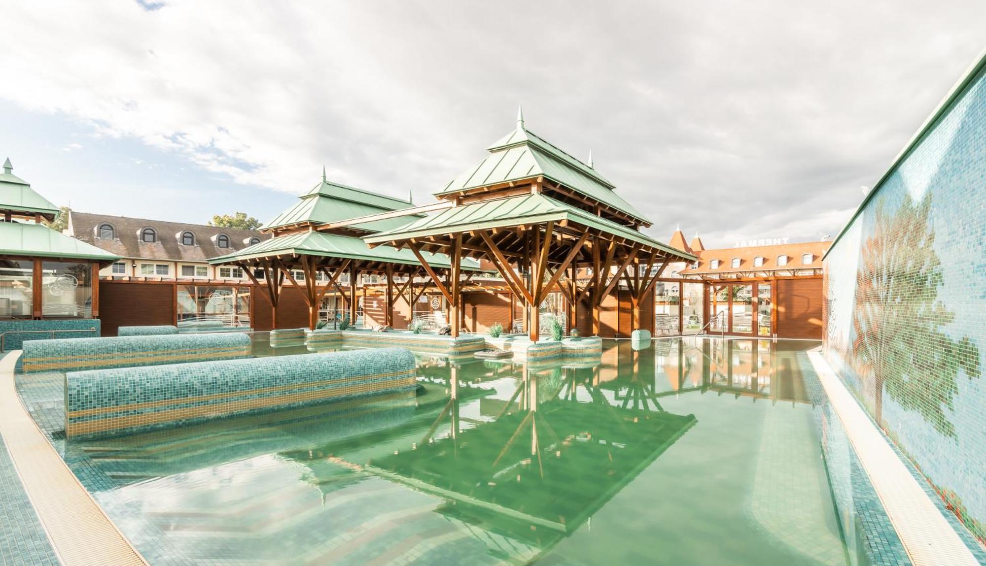 Aqua Hotel Termal Мошонмадьяровар Экстерьер фото
