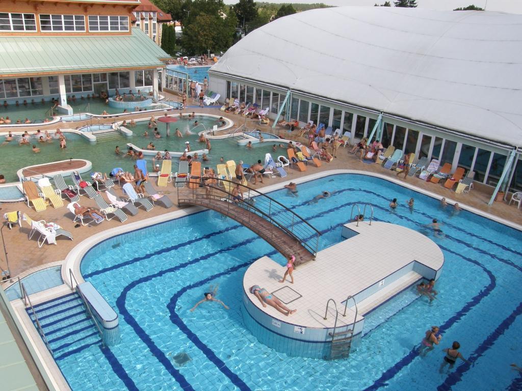 Aqua Hotel Termal Мошонмадьяровар Экстерьер фото